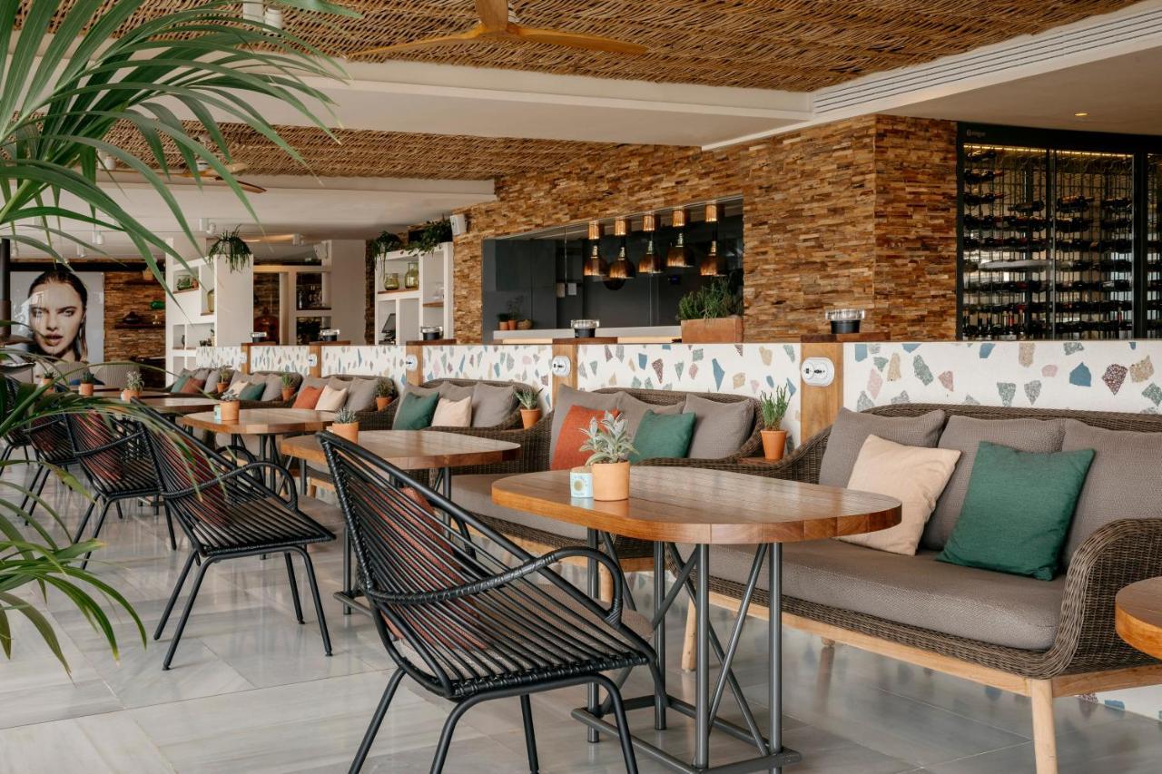 Me Ibiza - The Leading Hotels Of The World Santa Eularia des Riu Exterior foto