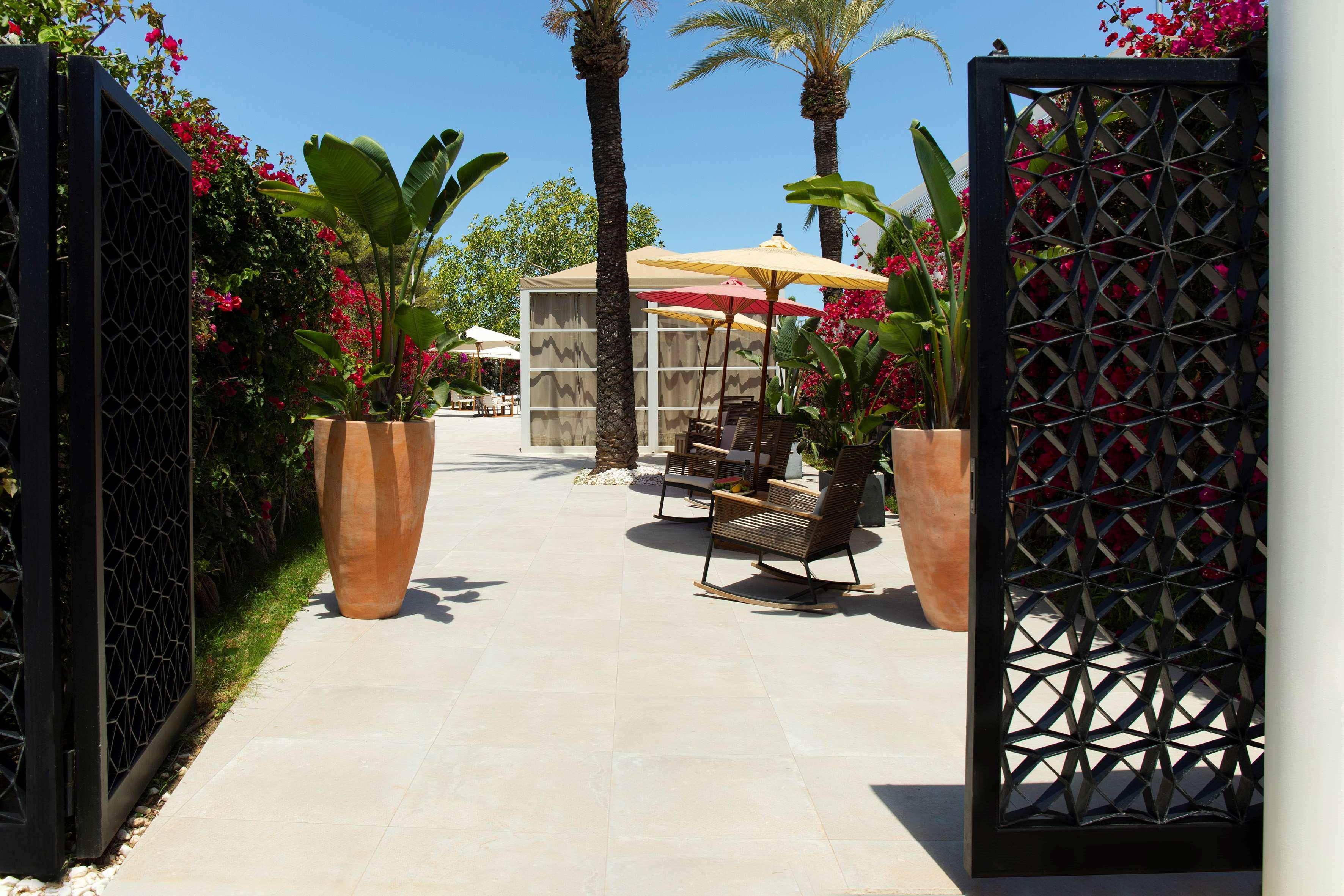Me Ibiza - The Leading Hotels Of The World Santa Eularia des Riu Exterior foto