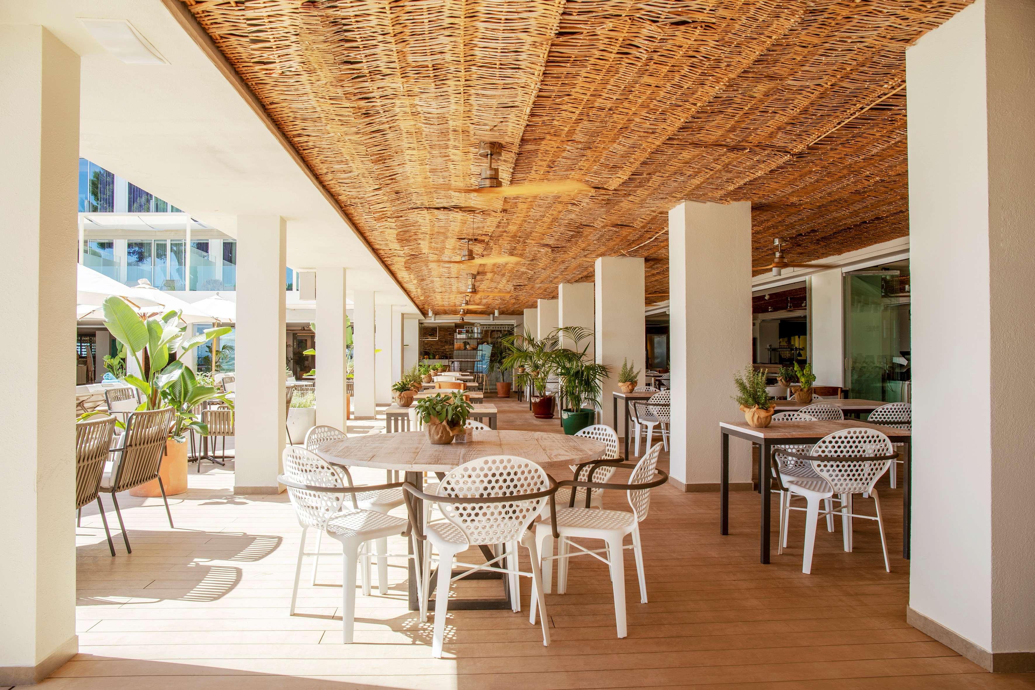 Me Ibiza - The Leading Hotels Of The World Santa Eularia des Riu Exterior foto