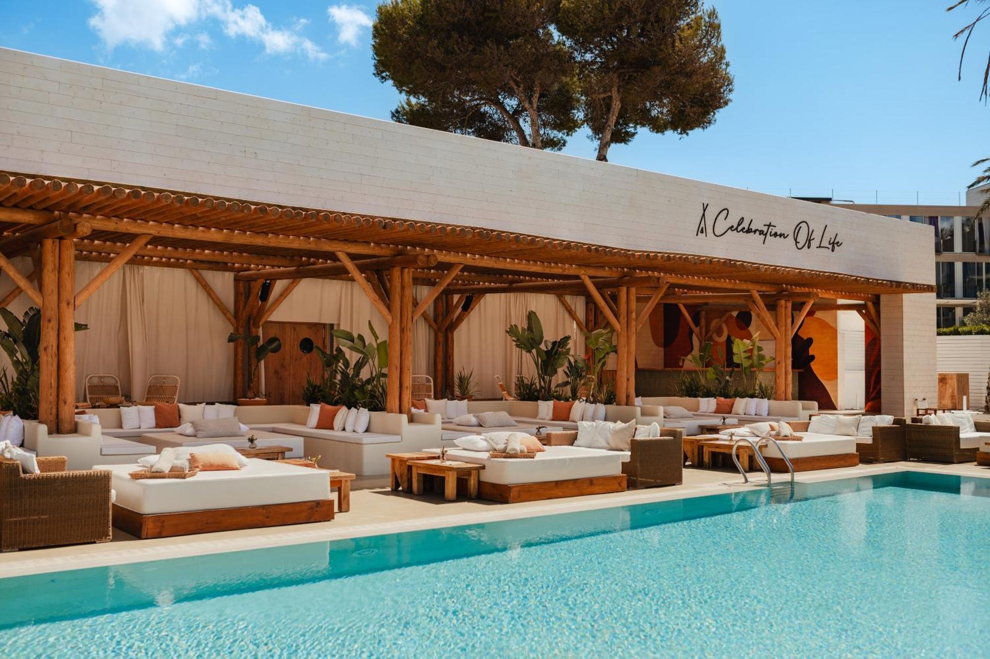 Me Ibiza - The Leading Hotels Of The World Santa Eularia des Riu Exterior foto